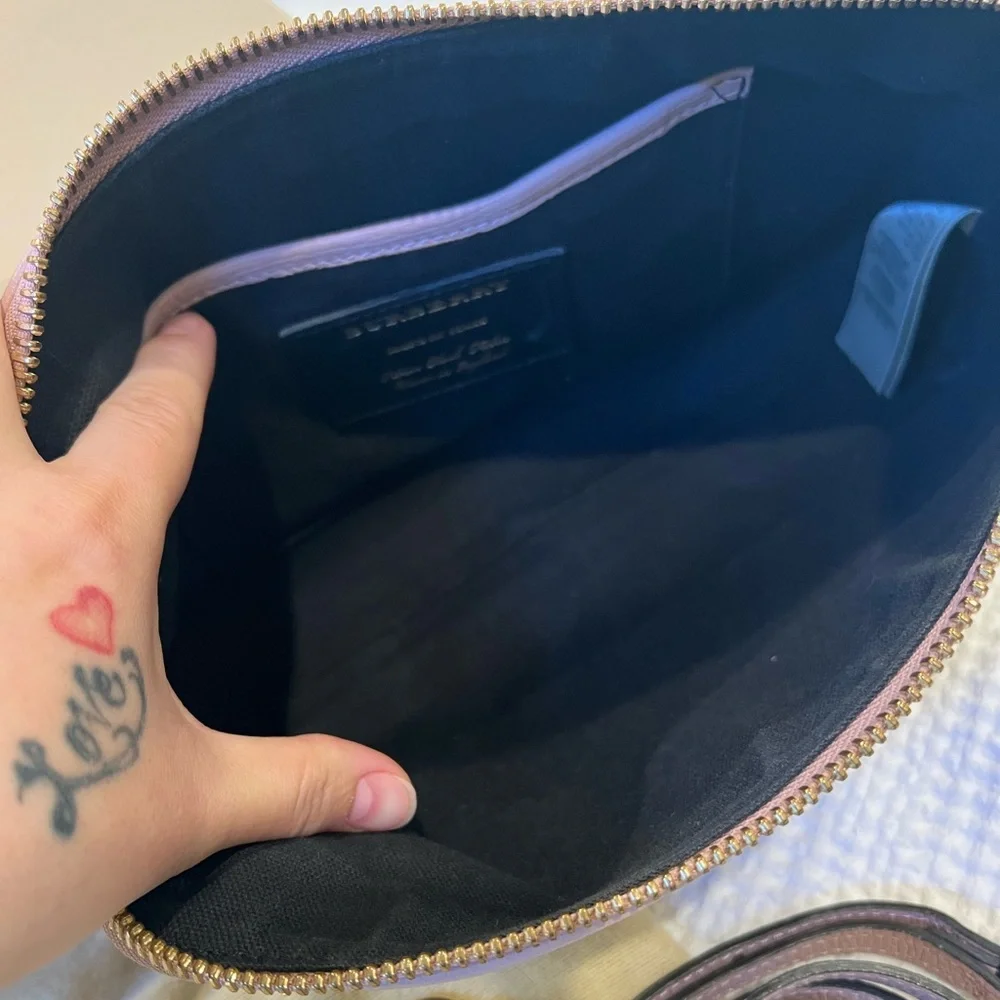 Burberry Abingdon Crossbody Bag - Picture 6 of 10